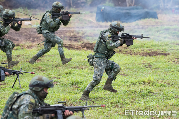 ▲▼國軍107年春節加強戰備,花蓮港反突擊作戰縮短距離演練,步戰協同作戰。（圖／記者季相儒攝）