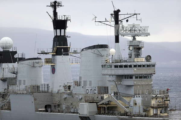 ▲▼英國皇家海軍光輝號（HMS Illustrious）航空母艦。（圖／達志影像／美聯社）