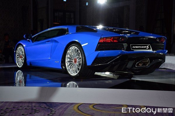 ▲lamborghini,藍寶堅尼,aventador S,大牛,超跑,跑車,嘉鎷興業。（圖／記者游鎧丞攝）