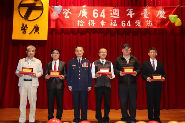 ▲▼小黃運將狂撿手機交警廣協尋，3年累計價值逾億元。（圖／警察廣播電台提供）