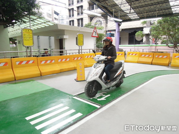 ▲▼機車考照,機車駕照,機車場考。（圖／記者賴文萱攝）