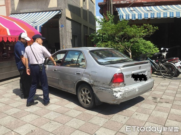 ▲▼議員蔣月惠的座車相當破爛。（圖／「守護泰山環保自救會」授權提供）