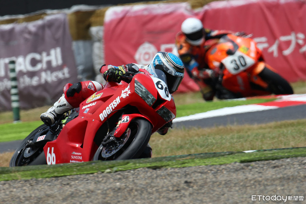 ▲日本「鈴鹿4耐」重機賽台灣好手挑戰成功！雨中開跑激鬥487KM。（圖／O-Tec Suzuka Taiwan授權提供）