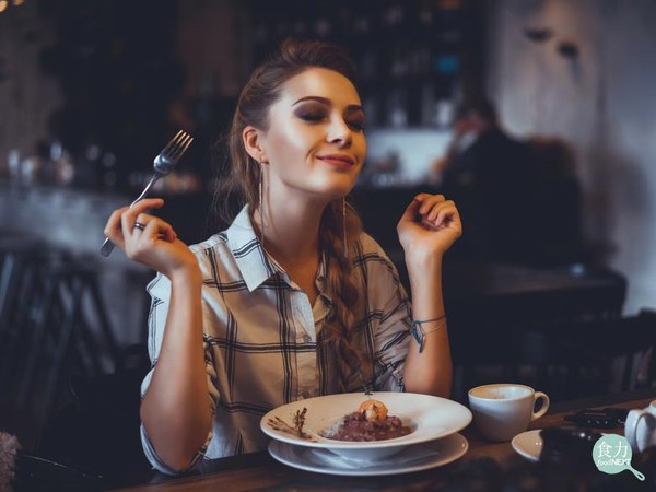 你以為的美食 可能只是因為品牌影響你的味覺！。（圖／食力提供）