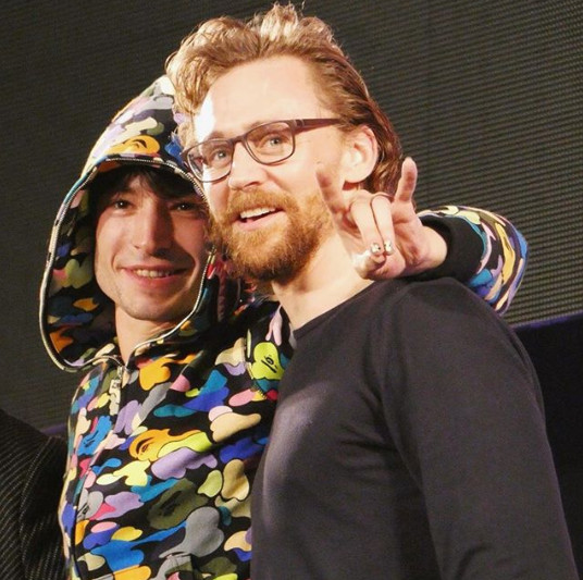 ▲伊薩米勒。（圖／翻攝自dtimes.jp、IG@ezrormillar、@mai_ko_may、Twitter@HiddlesPage）