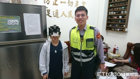 ▲台南市警第一分局莊敬派出所警員徐立昇、劉瓔霆，尋獲與家人意見不合負氣離家未歸，且有輕生念頭的少女。　（圖／記者林悅翻攝）