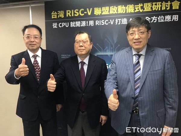 ▲▼台灣RISC-V聯盟成立大會；力晶董事長黃崇仁，芯原科技董事長戴偉民。（圖／記者姚惠茹攝）