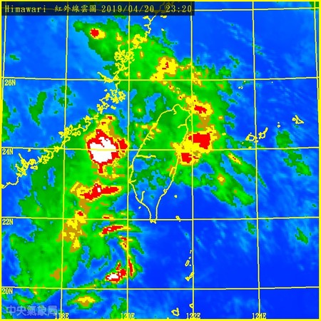 ▲▼颮線來了！台中以北9縣市「大雨警戒」雷擊＋強陣風　穀雨後將入夏。（圖／中央氣象局）