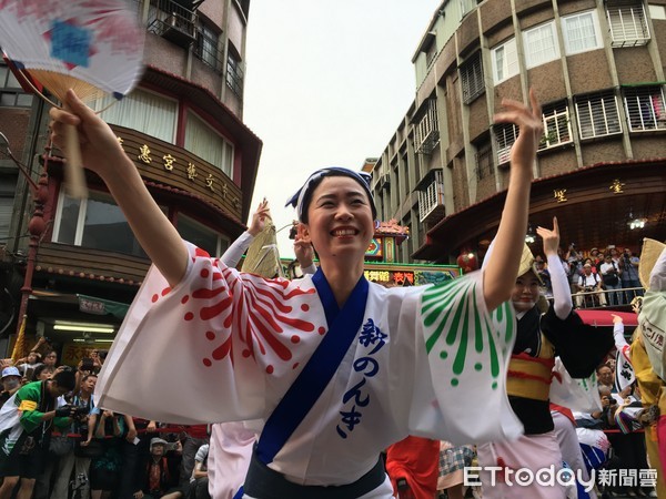 ▲ 日本阿波踊舞動新北 板橋慈惠宮熱鬧慶賀媽祖聖誕。（圖／新北市民政局提供）