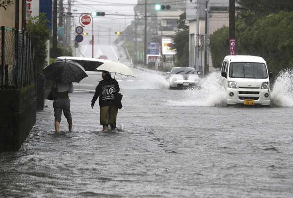 ▲▼九州豪雨，宮崎縣都城市部分路段積水。（圖／達志影像／美聯社）