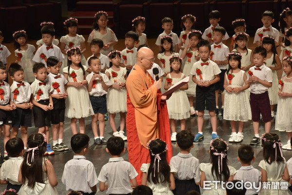 ▲台南市慈航、慧慈、小天星三所幼兒園，20日首度於佛陀紀念館大覺堂舉辦幼兒園聯合畢業典禮           。（圖／佛陀紀念館提供）