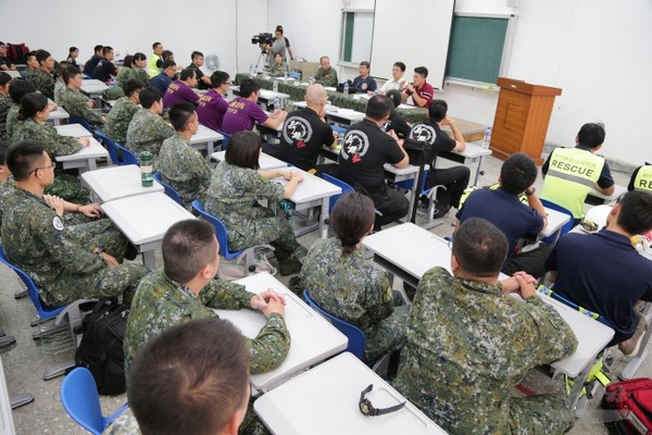 軍醫局舉辦戰術戰傷技能競賽暨軍消緊急救護交流活動