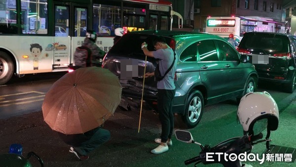 ▲▼士林Uber Eats送餐員遭撞無生命跡象 。（圖／記者黃彥傑攝）