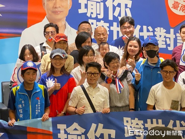 ▲國民黨總統參選人韓國瑜，在台邦商旅舉辦「瑜你跨世代對談」台南青年座談會，與青年、民眾互動。（圖／記者林悅攝，下同）