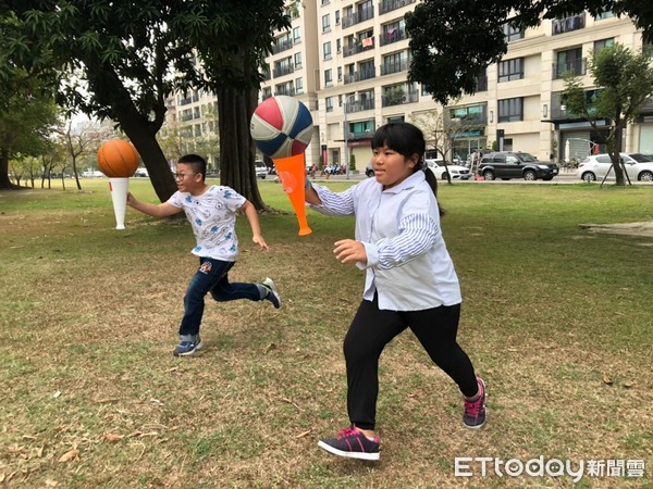 ▲嘉南藥理大學運動管理系與「社團法人台南市以恩關懷協會」合作，針對弱勢的國高中生兒少提供為期半年的「大手牽小手一起運動去」之運動指導課程。（圖／記者林悅翻攝，下同）