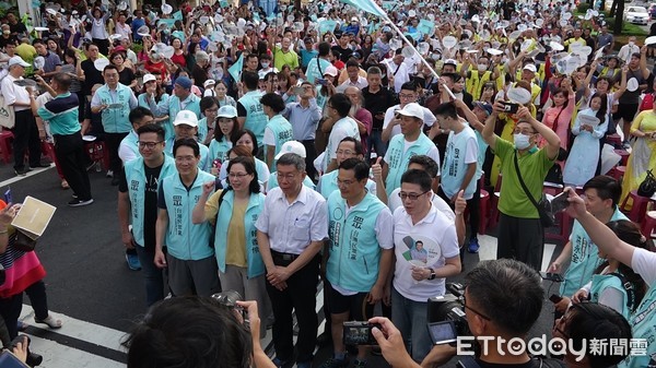 ▲民眾黨主席柯文哲南下為吳益政站台            。（圖／記者吳奕靖攝）