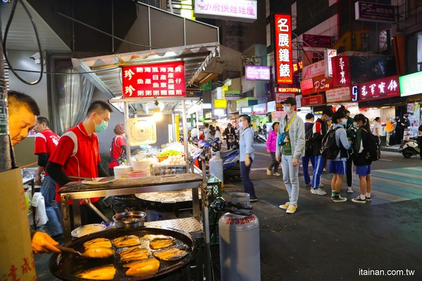 ▲▼珍珍蚵仔煎海產粥。（圖／台南好Food遊提供）