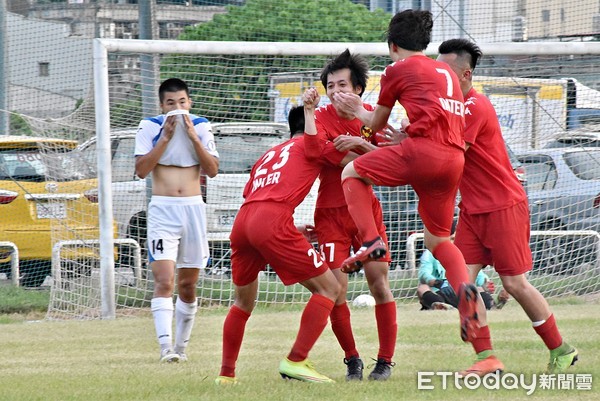 ▲▼  台乙開幕戰，桃園國際（紅）對上TJ FC      。（圖／記者謝孟儒攝）