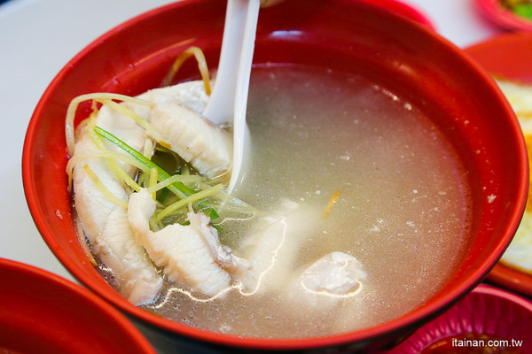 ▲▼東品鮮魚湯。（圖／台南好Food遊提供）