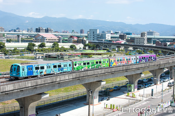 ▲▼桃園機場捷運最新彩繪列車與周邊景點拍攝。（圖／記者周宸亘攝）