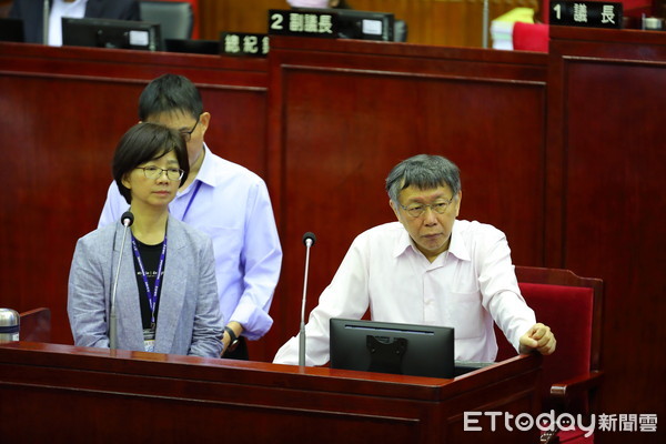 ▲▼台北市議會第四次定期大會第10次會市政總質詢，台北市長柯文哲地政局長張治祥接受質詢。（圖／記者湯興漢攝）