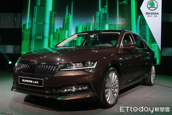 ▲119.9萬起！Skoda Superb小改款上市　配備大升級價格不變。（圖／記者張慶輝攝）