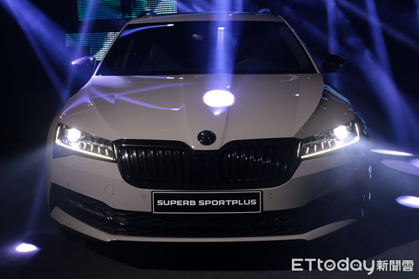 ▲119.9萬起！Skoda Superb小改款上市　配備大升級價格不變。（圖／記者張慶輝攝）