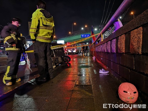 ▲▼汐止南港女騎士遭輾爆頭亡。（圖／記者黃彥傑攝）