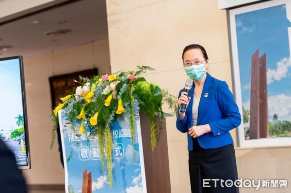 ▲長榮大學舉辦國際安全學校認證啟動儀式，台南市長黃偉哲、台南市警局局長方仰寧、消防局局長李明峯等人共同參與，並簽署安全承諾書，展現打造國際安全學校的決心。（圖／記者林悅翻攝，下同）