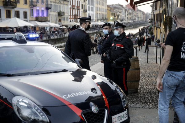 ▲▼義大利國家憲兵卡賓槍騎兵隊（Carabinieri）。（圖／路透）