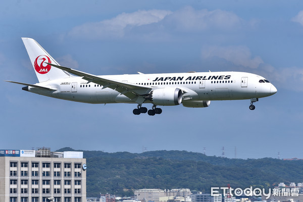 ▲▼日本航空,日航,航空業,客機,航班,Japan Airlines,波音787-8,出國,旅遊,觀光,桃園機場,桃機,JA835J。（圖／記者李毓康攝）