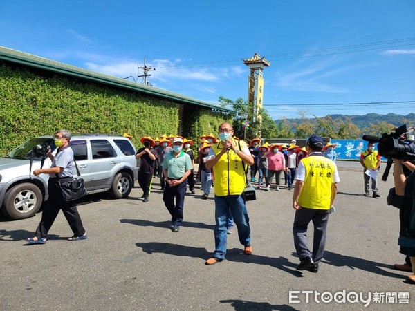 ▲▼竹山鎮公所依中央計畫申請40位安心及時上工名額，年齡從16隧到69歲都有。（圖／竹山鎮公所提供）