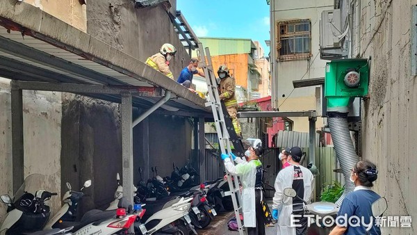 ▲基隆女疑整理住處花圃5樓墜落 民眾目擊嚇壞急報警。（圖／記者郭世賢翻攝）