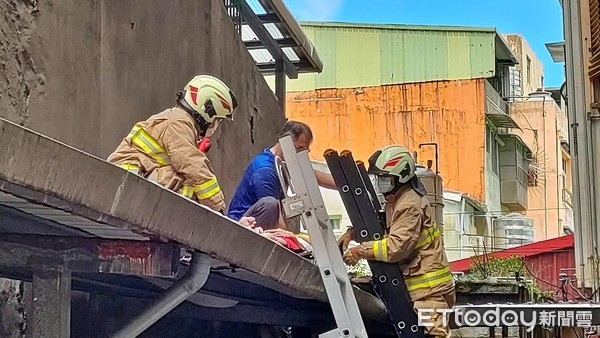 ▲基隆女疑整理住處花圃5樓墜落 民眾目擊嚇壞急報警。（圖／記者郭世賢翻攝）