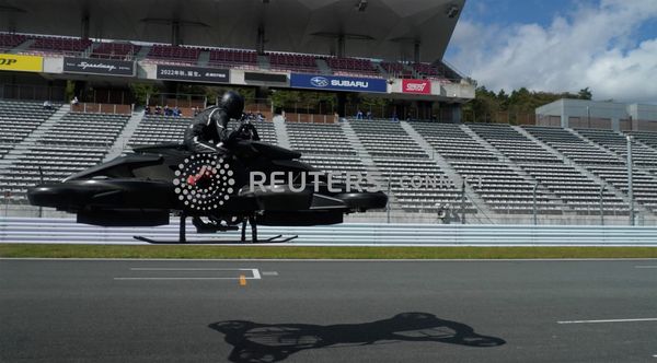 ▲Hoverbike日本開賣空中懸浮機車。（圖／路透社）