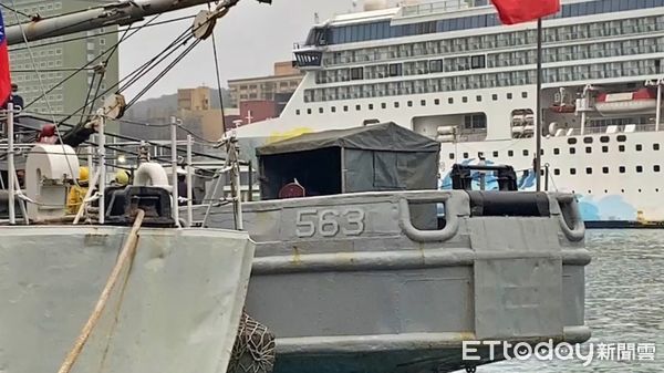 ▲基隆港海軍大台艦失火 官兵找3酒女脫衣露鳥竟「同艘軍艦」。（圖／記者郭世賢翻攝）