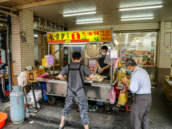 ▲▼王記水煎包。（圖／鄉民食堂）