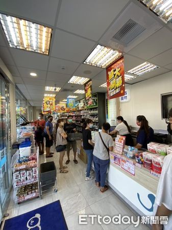 ▲▼東森寵物雲宜蘭蘇澳中山店、宜蘭員山店、宜蘭新生店以及宜蘭羅東店四店聯慶。（圖／東森寵物雲商店提供）