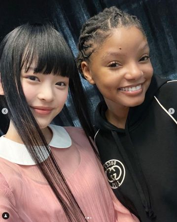 ▲hanni同框Halle Bailey。（圖／翻攝自NewJeans、Halle Bailey Instagram）