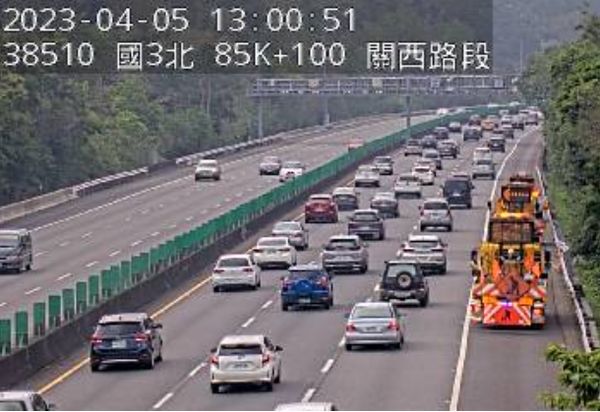 ▲▼             國道3號北上84.8公里處關西路段今(5)日中午12時29分發生車禍。（圖／翻攝自1968）