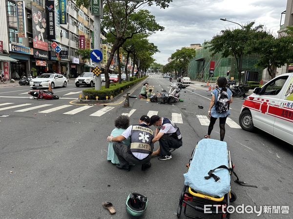 ▲▼高雄車禍 。（圖／記者吳奕靖攝）