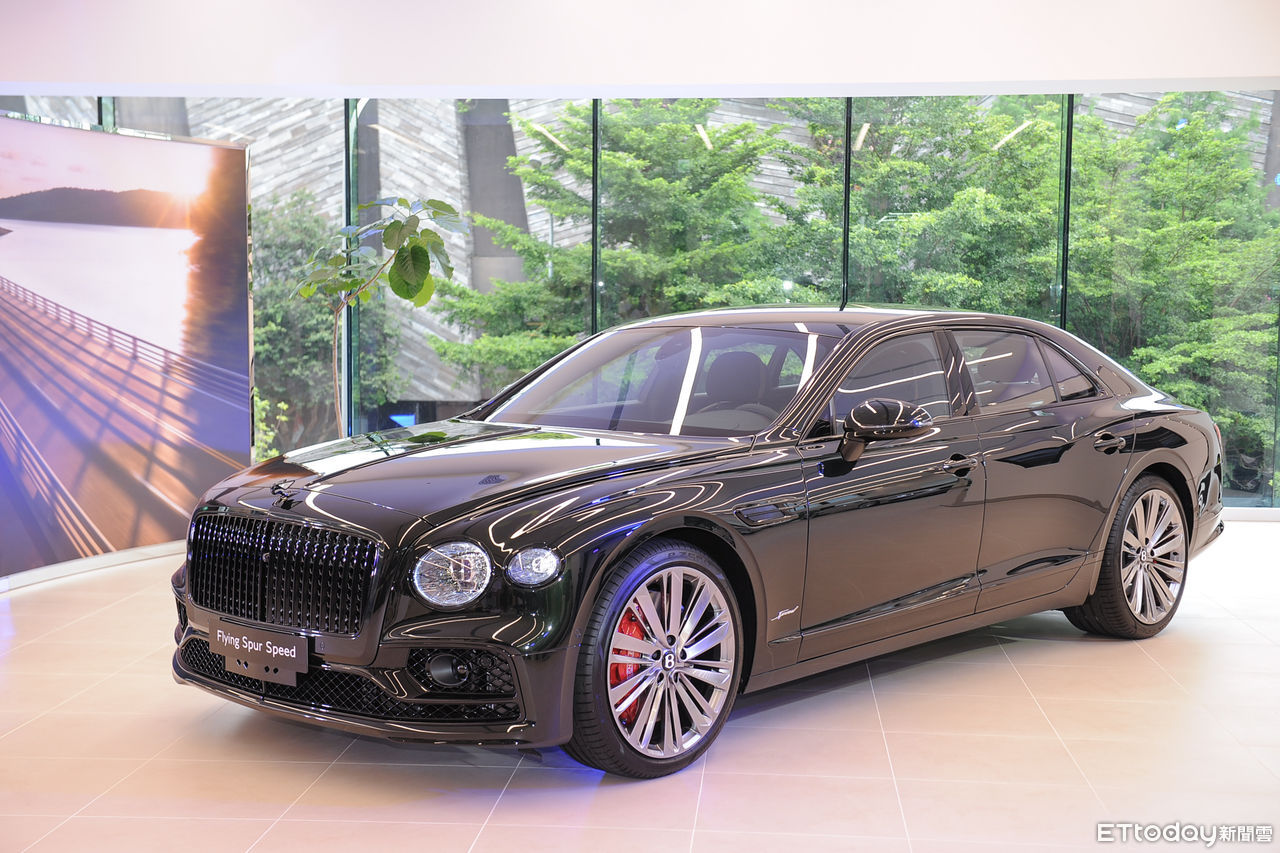 ▲賓利Flying Spur Speed登台、台中展間開幕。（圖／記者林鼎智攝）