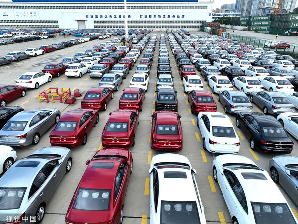 ▲新能源車在江蘇連雲港碼頭準備出口。（圖／CFP）