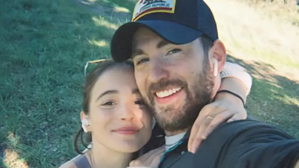 ▲克里斯伊凡。（圖／翻攝自Instagram／chrisevans、alba.baptista）