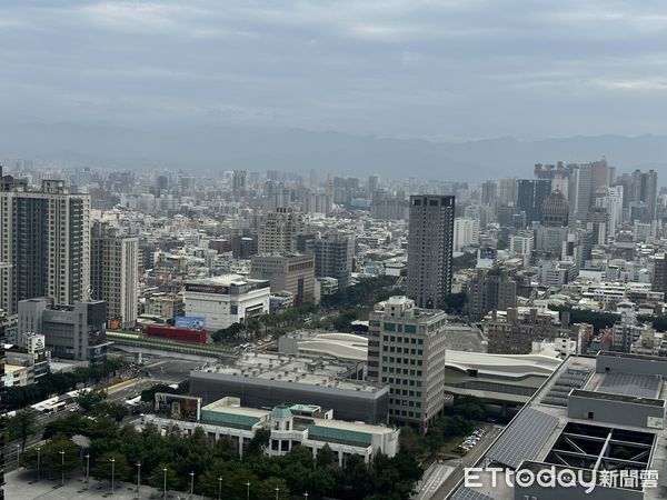 ▲▼ 西屯房市,七期鳥瞰,西屯鳥瞰,七期,台灣大道,文心路,捷運綠線,房市,房價,台中大遠百            。（圖／記者陳筱惠攝）