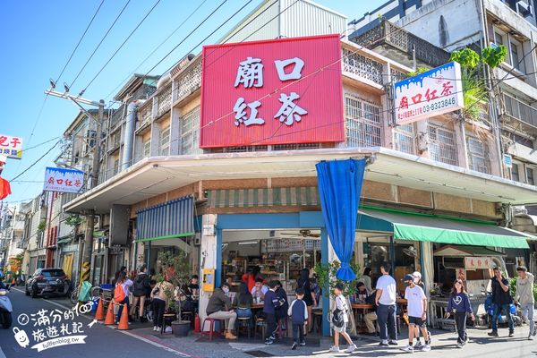 ▲▼花蓮必吃美食推薦「公正包子店」別錯過，公正包子搬新家，現在位於廟口紅茶正對面，廟口紅茶也是花蓮市熱門的早點宵夜美食，現在兩家開在對面，來這裡出遊剛好兩店一起吃。玩花蓮千萬不能錯過的就是平價美食小吃，再搭配花蓮市區景點一日遊會更加充實！（圖／部落客滿分的旅遊札記授權提供，下同，勿擅自翻攝）