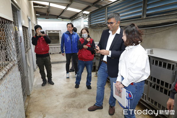 ▲▼東森寵物與希爾斯捐贈飼料給板橋動物之家。（圖／記者湯興漢攝）