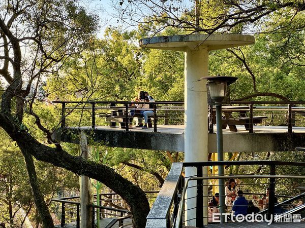 ▲虎頭山公園全齡友善步道,奧爾森林學堂,桃園虎頭山,夕陽。（圖／記者彭懷玉攝）