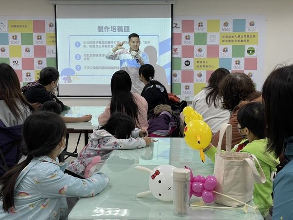 ▲桃園社企中心平鎮館慶新年，傳遞環保永續概念