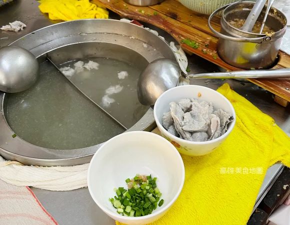 ▲▼高雄前金阿惠虱目魚米粉攤，鮮甜爆汁虱目魚湯、古早味香甜地瓜飯。（圖／高雄美食地圖提供）